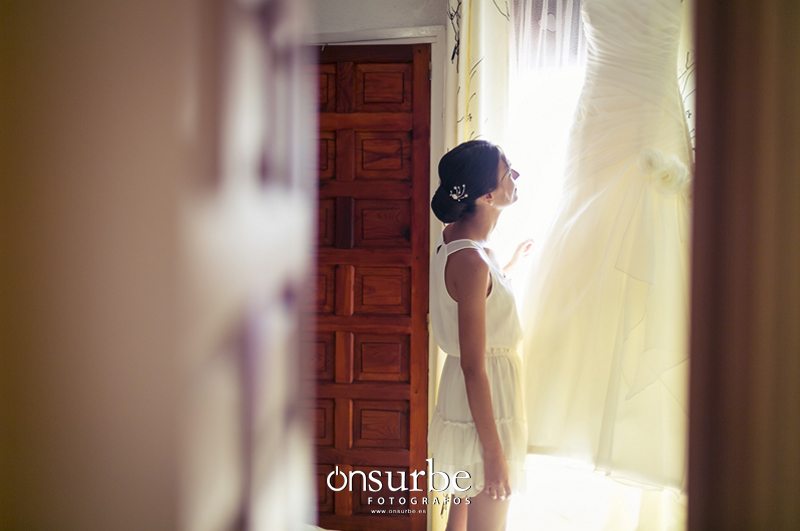 Onsurbe_fotógrafos_bodas_Madrid_Boda_en_Piedralaves_Restaurante_la_Cabaña_La_Adrada_Avila03