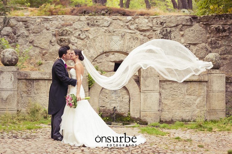 Onsurbe_fotógrafos_bodas_Madrid_Boda_en_Piedralaves_Restaurante_la_Cabaña_La_Adrada_Avila15